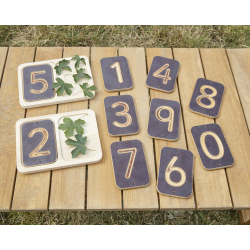 Cartes nombres 0 à 9 gravées sur bois